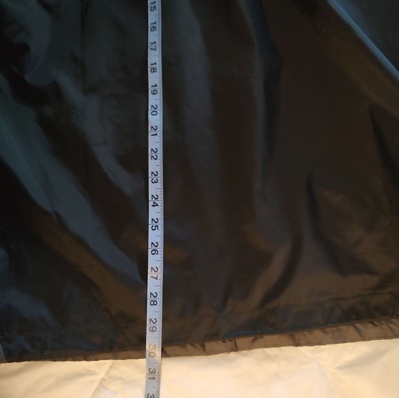 Columbia windbreaker with hood. Size XL - Picture 9 of 10